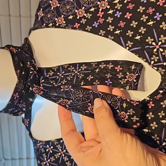 UK Size 6-8 cross wrap top, accentuates bust, transparent sleeves, pussybow tie - Picture 13 of 15